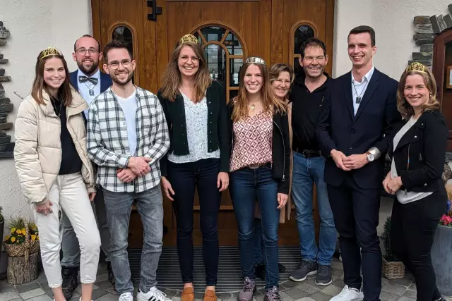 Zu Besuch bei Weingut Lambrich mit Vertretern aus Politik und Weinbau. 