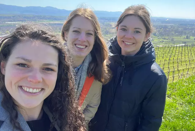 Katrin Lang mit Luise  Böhme und Juliane Schäfer zu Besuch in ihrer Heimat Baden. (V.l.n.r.)