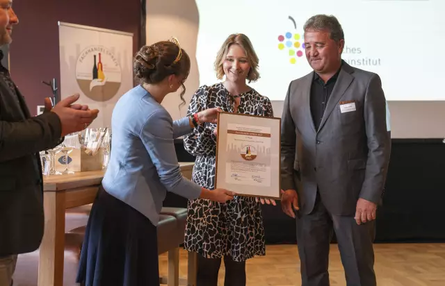 von l. nach r.: Andreas Kaul (Deutsches Weininstitut), Sina Erdrich, Jürgen Nüssler & Ramona Nüssler (Weinschmecker Ingolstadt)